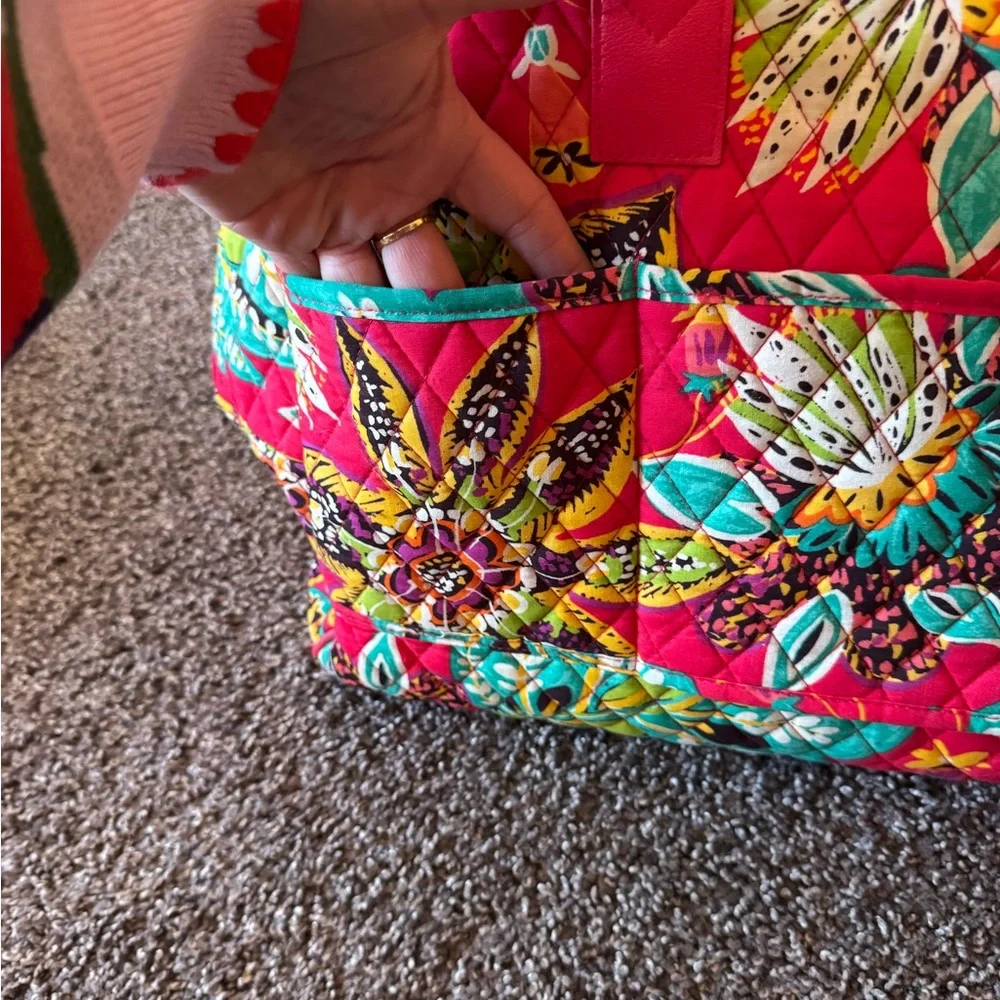 Vera Bradley Large multi compartment weekender bag diaper bag - Picture 5 of 9